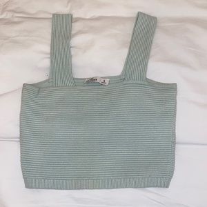 Green tank top cropped